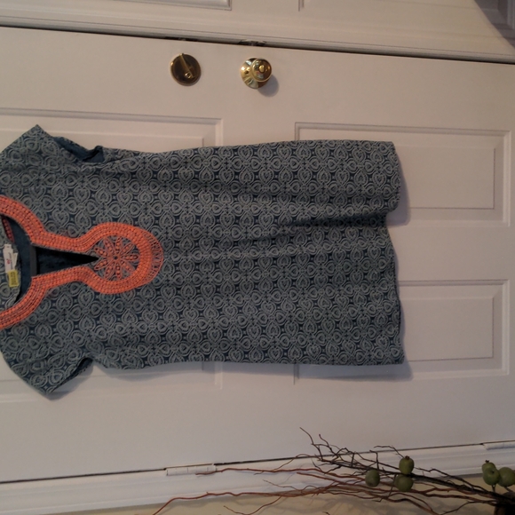 Vineyard Vines Dress - Picture 1 of 4